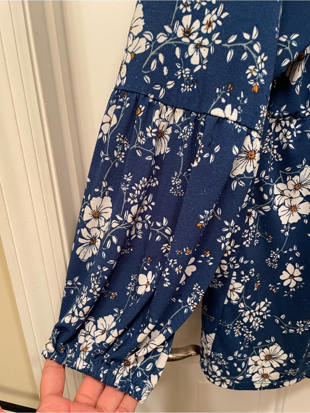 Massini Women's Navy Floral Lace-Up  Top 2XL Long Sleeve - Picture 5 of 6